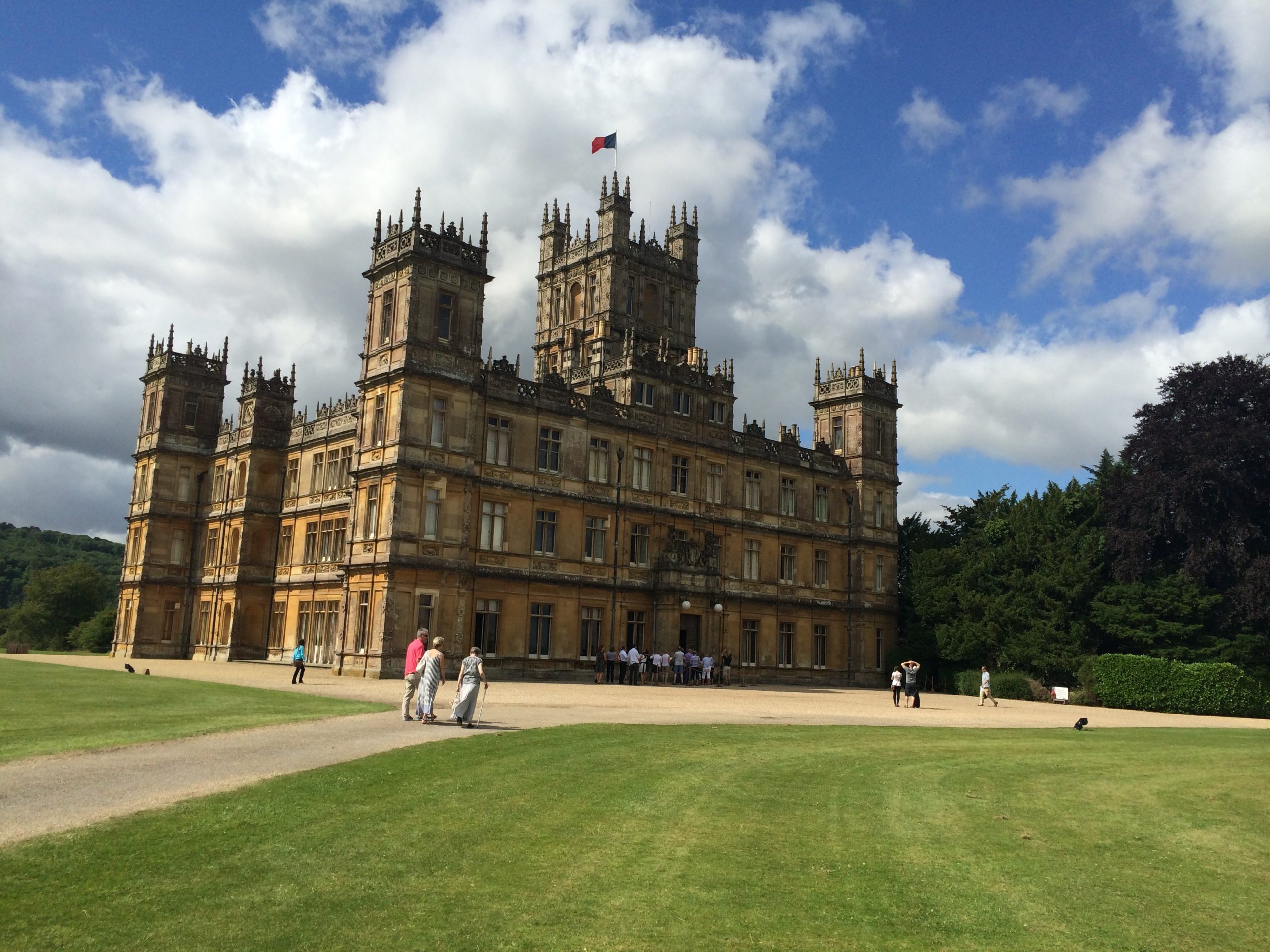 CAR SERVICE LONDON TO HIGHCLERE CASTLE